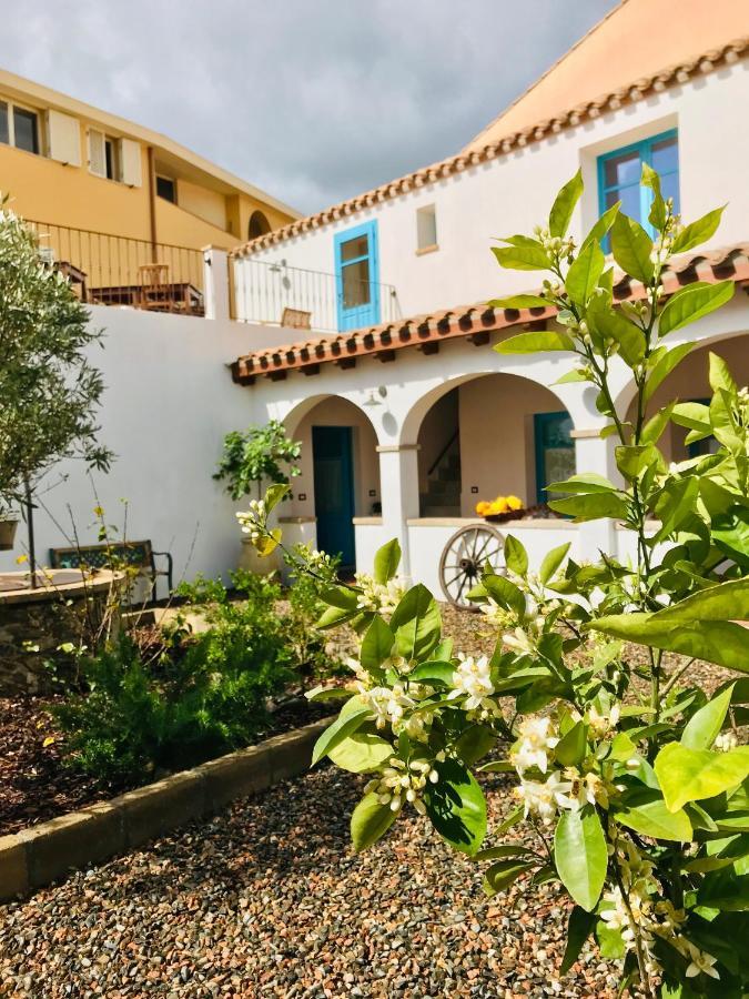 ムラヴェーラ Centu Concas Bed & Breakfast エクステリア 写真