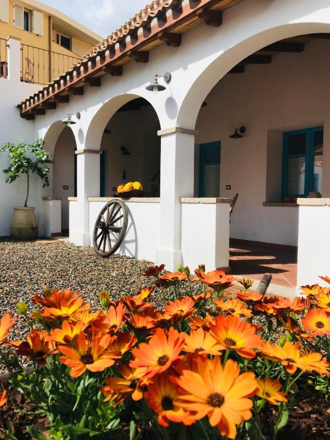 ムラヴェーラ Centu Concas Bed & Breakfast エクステリア 写真
