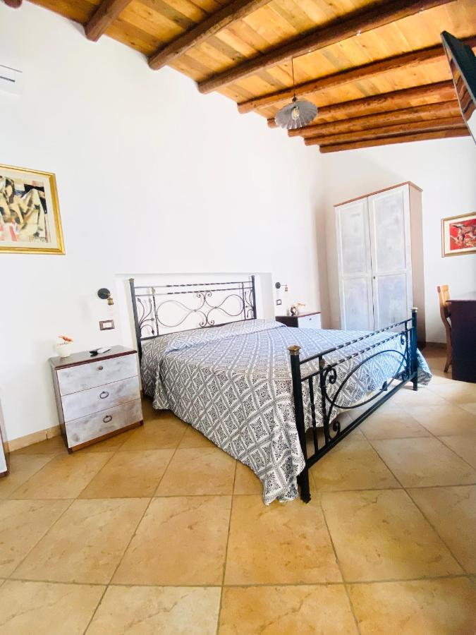 ムラヴェーラ Centu Concas Bed & Breakfast エクステリア 写真
